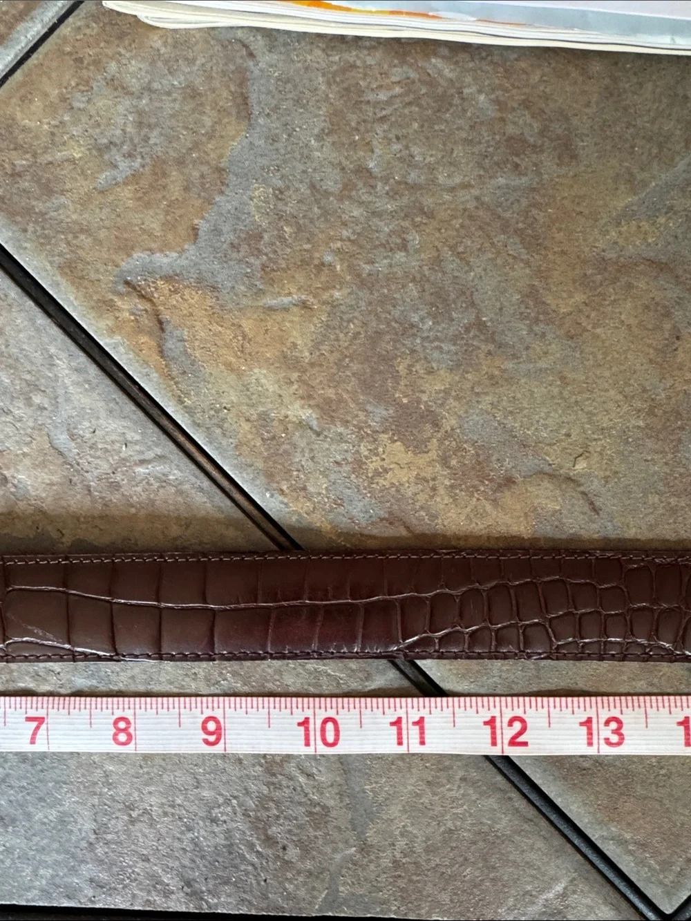 Men's Dark Brown,Croc embossed belt w/ Silver Buckle. Made w/75% bonded leather